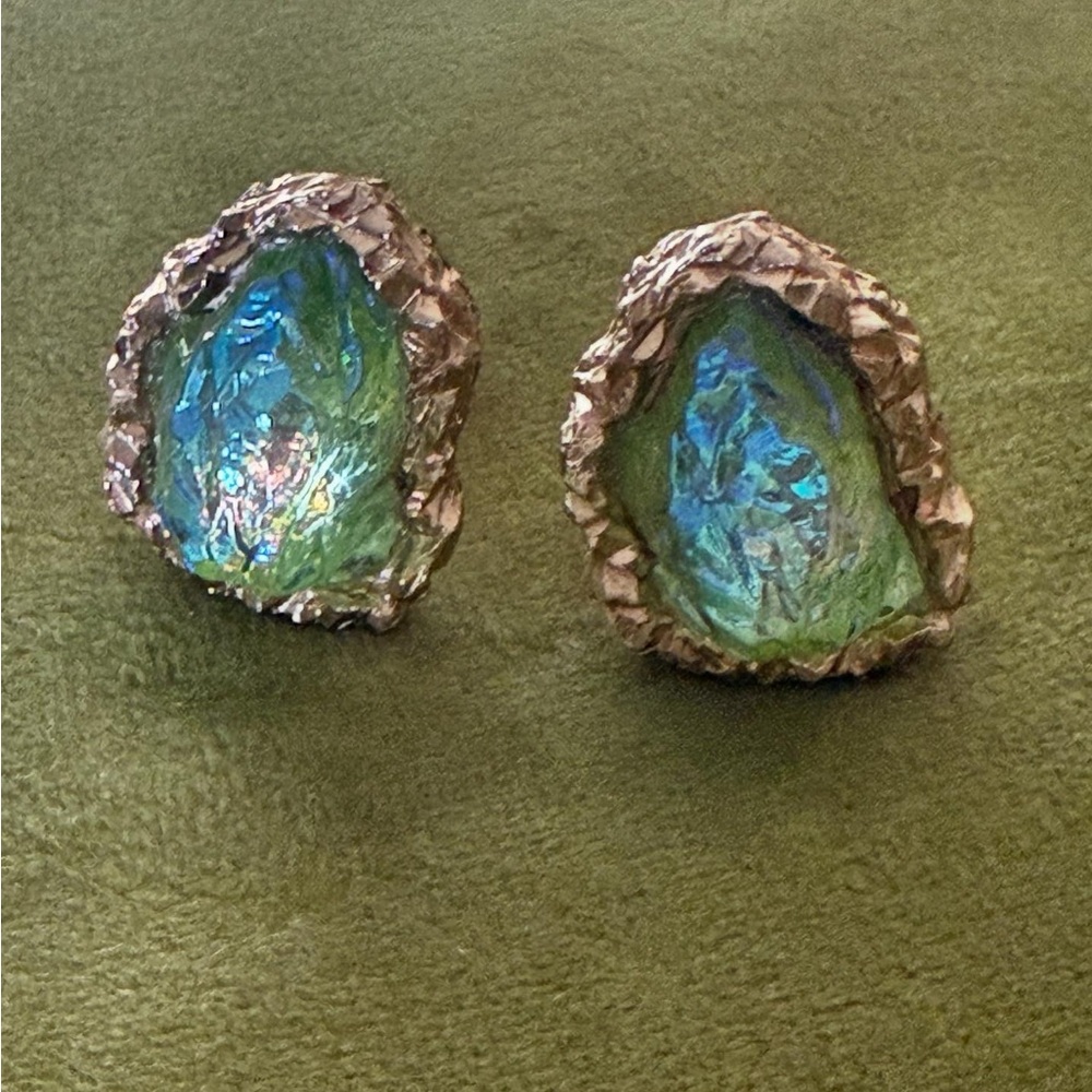Swank 1970's iridescent lava glass cufflinks. Excellent condition.